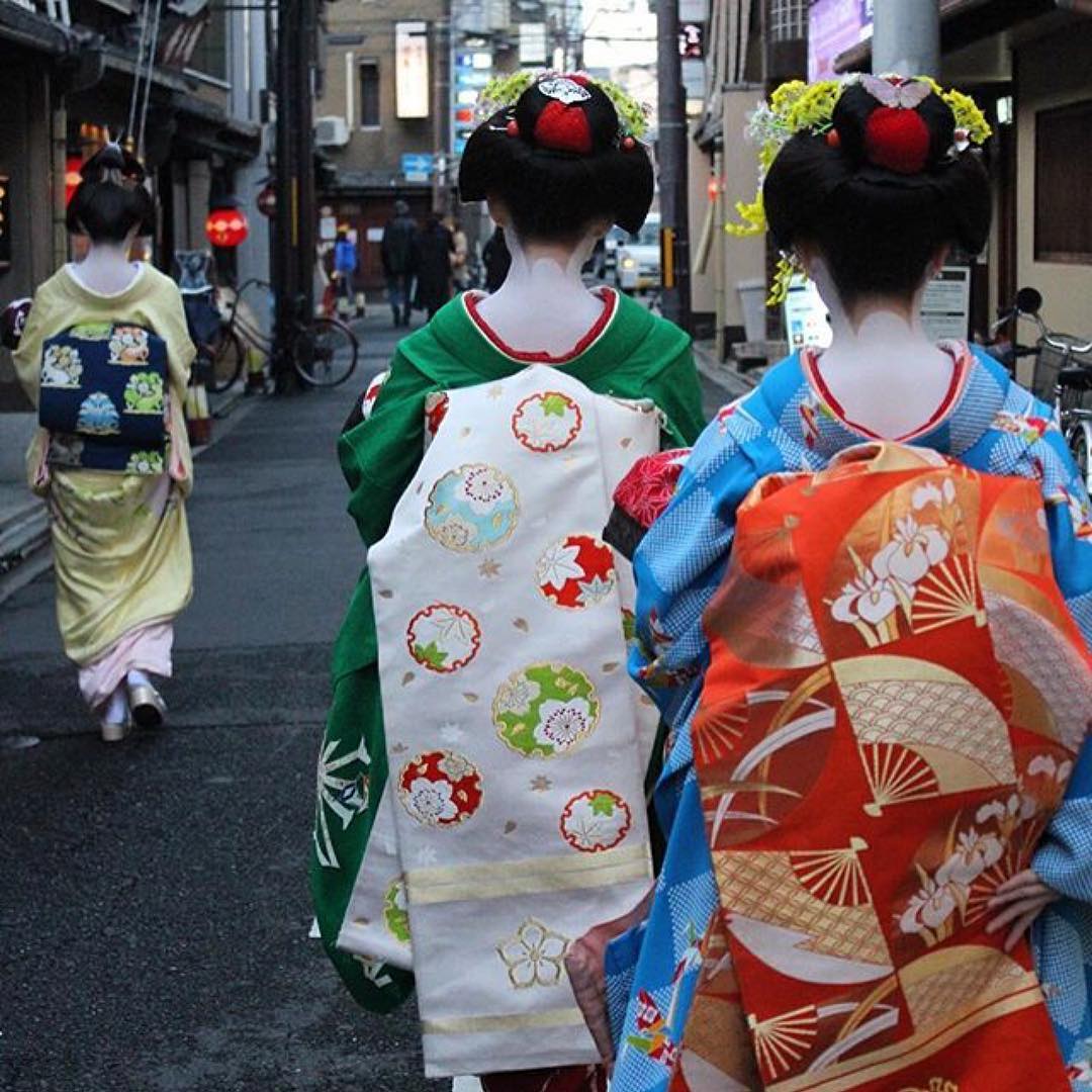 @Japan Travel: The beauty of ancient traditions mixing with modern-day ...