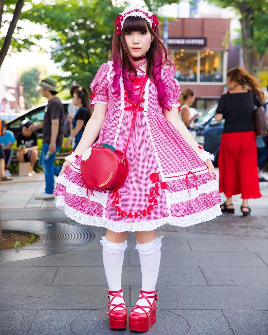 japanese lolita street fashion