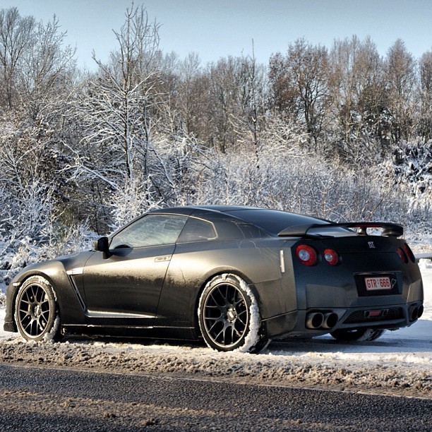 Nissan gt r r35 Winter