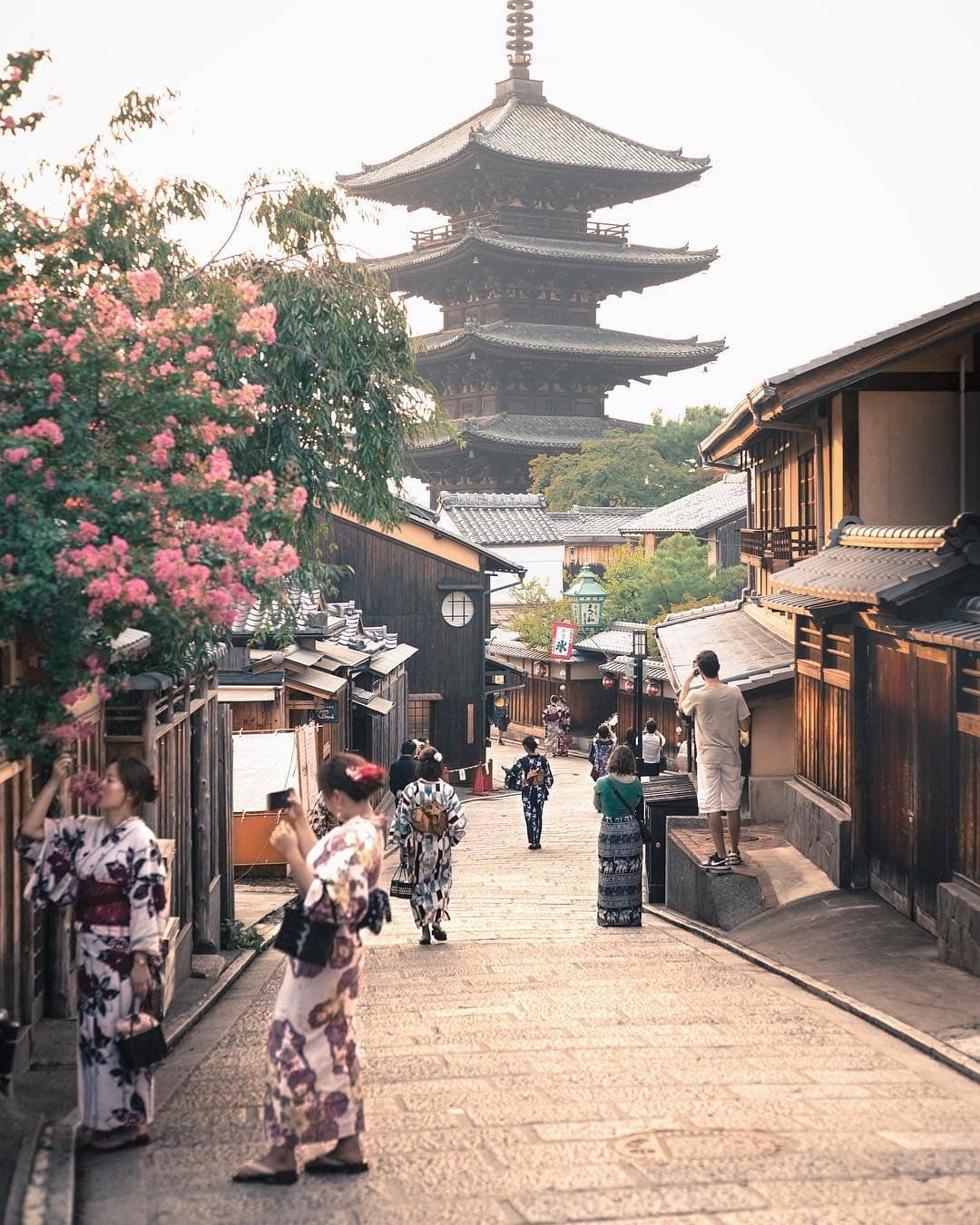 Visit Japan A casual stroll through the historic Higashiyama District