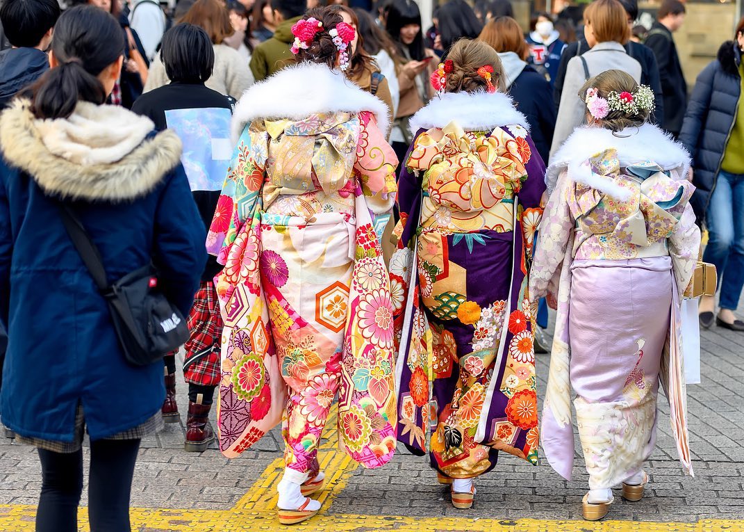 Tokyo Fashion: Japanese ceremonial kimono on the streets of Shibuya ...