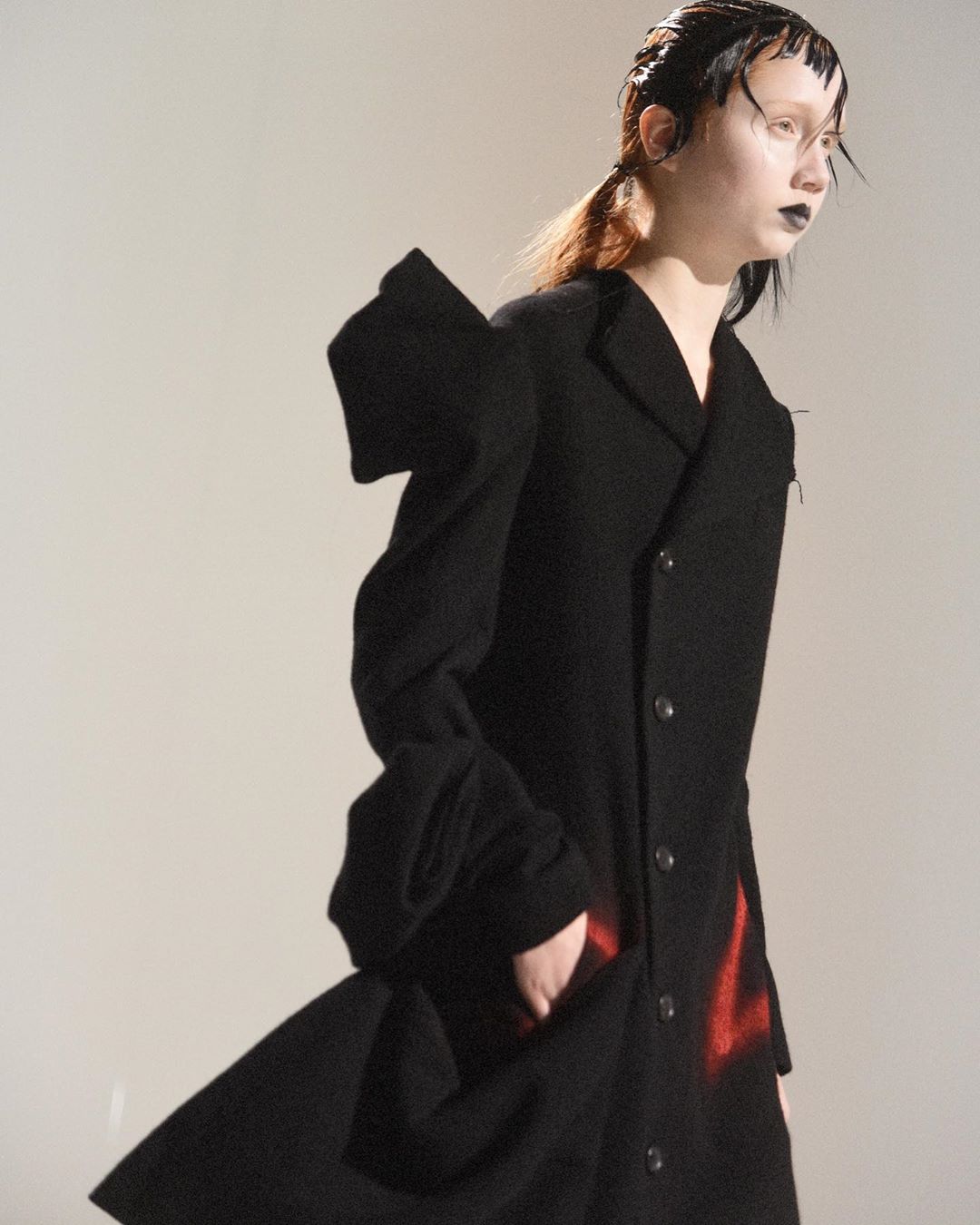 Yohji Yamamoto: Yohji Yamamoto AW20-21 collection. Backstage by @elise ...