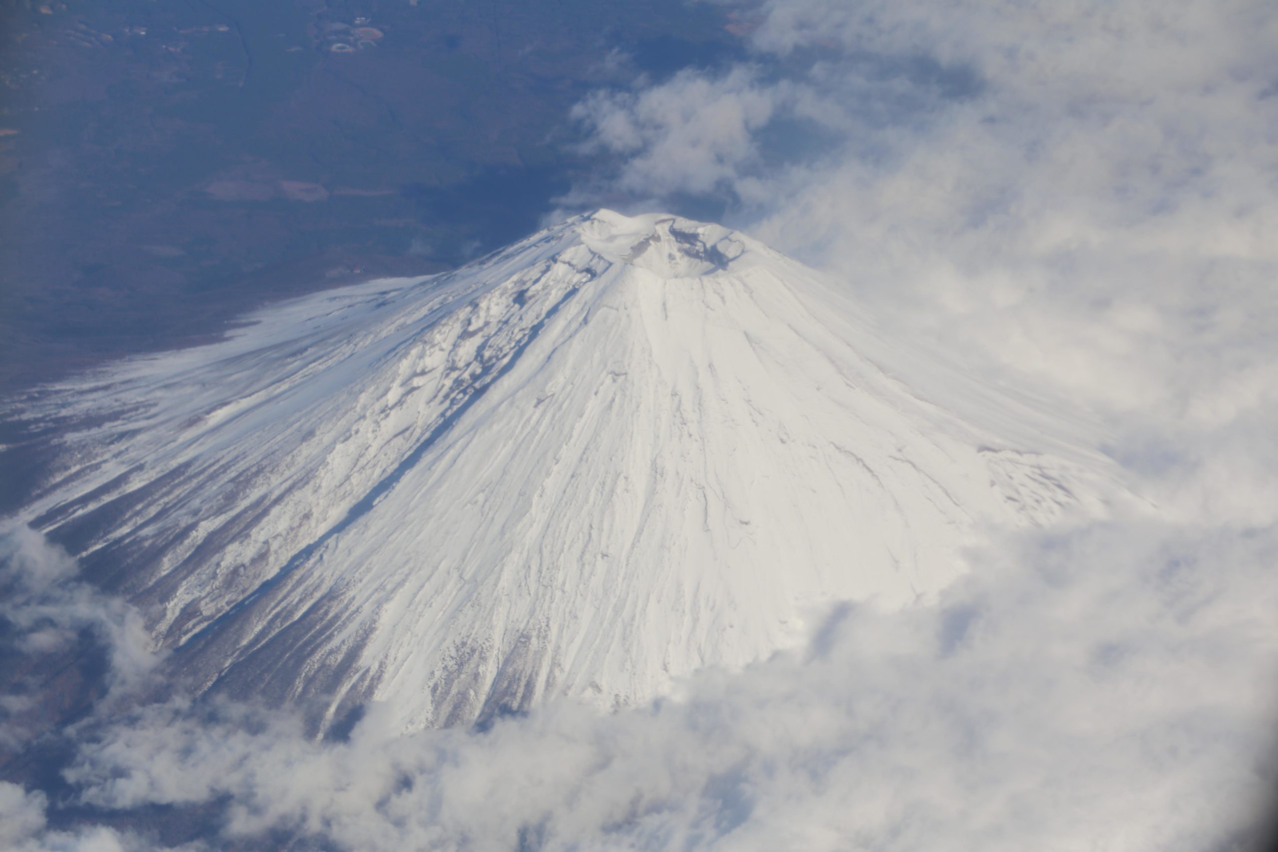 Mount Fuji from the air - Alo Japan