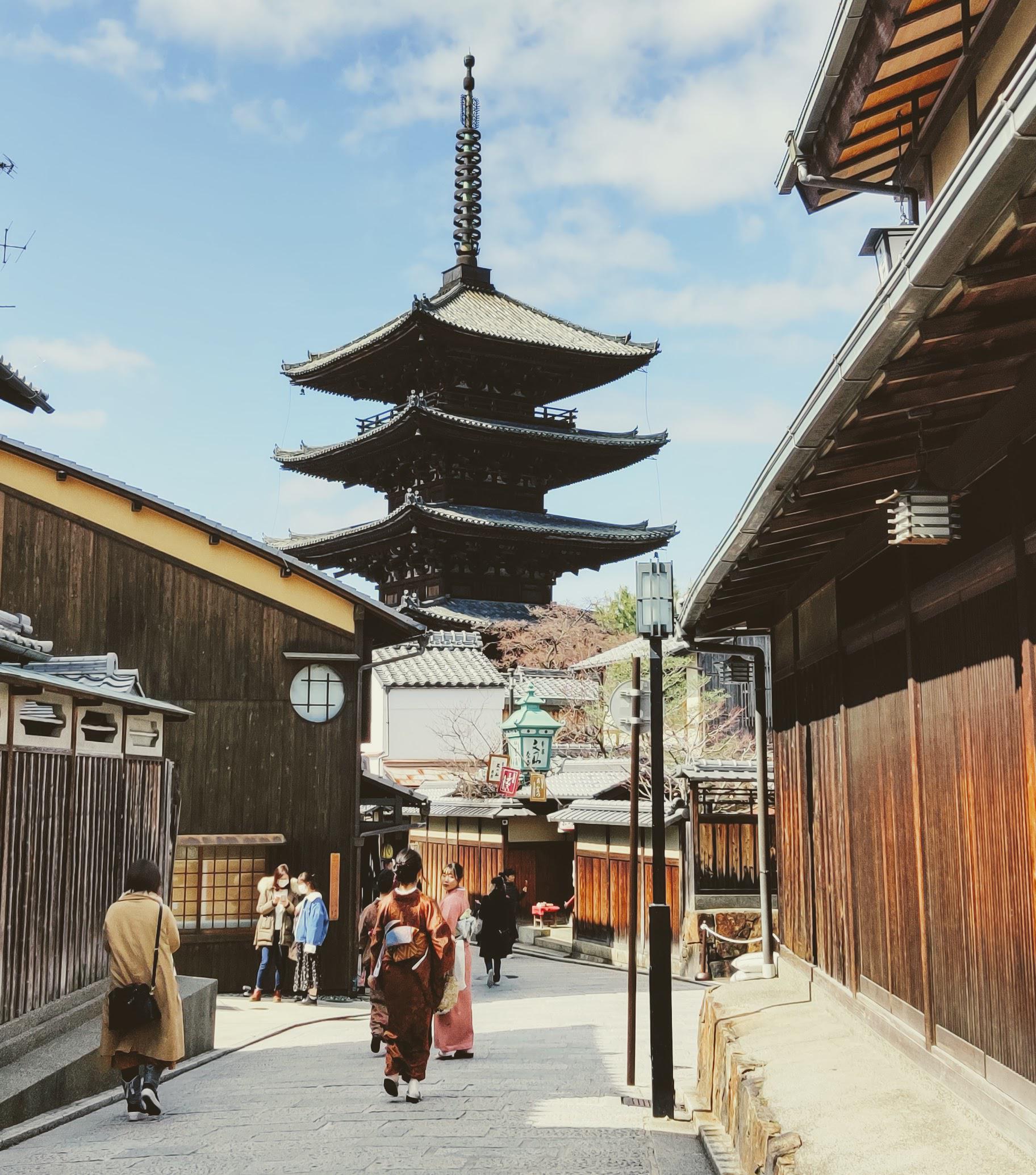 Yasaka-no-Tou (八坂の塔), Kyoto - February 2020 [OC] - Alo Japan