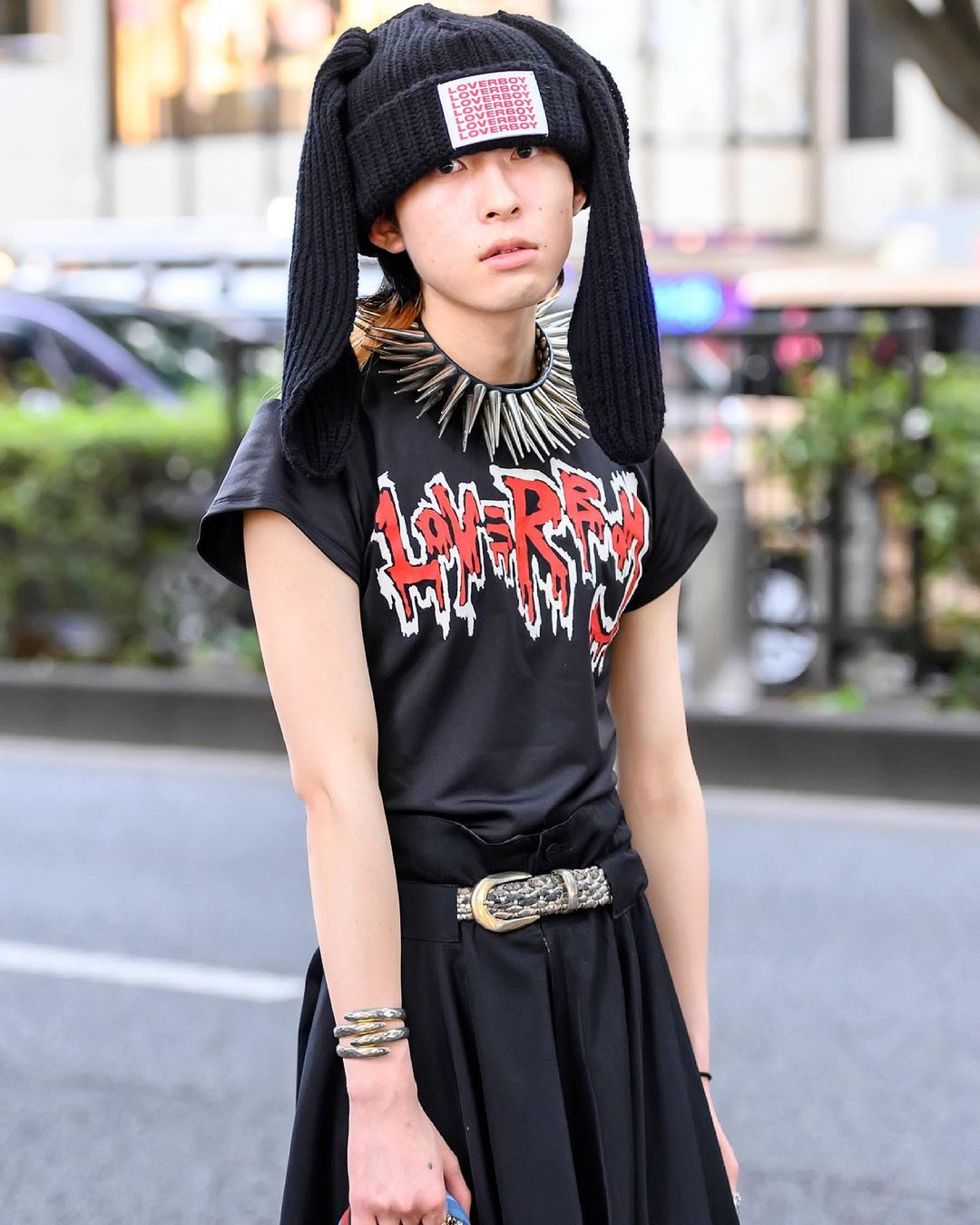 Tokyo Fashion on X: 17-year-old Japanese model & high school student  Yura on the street in Harajuku wearing a minimalist look w/ black t-shirt,  pleated Yohji Yamamoto pants, Toga sandals & Christopher