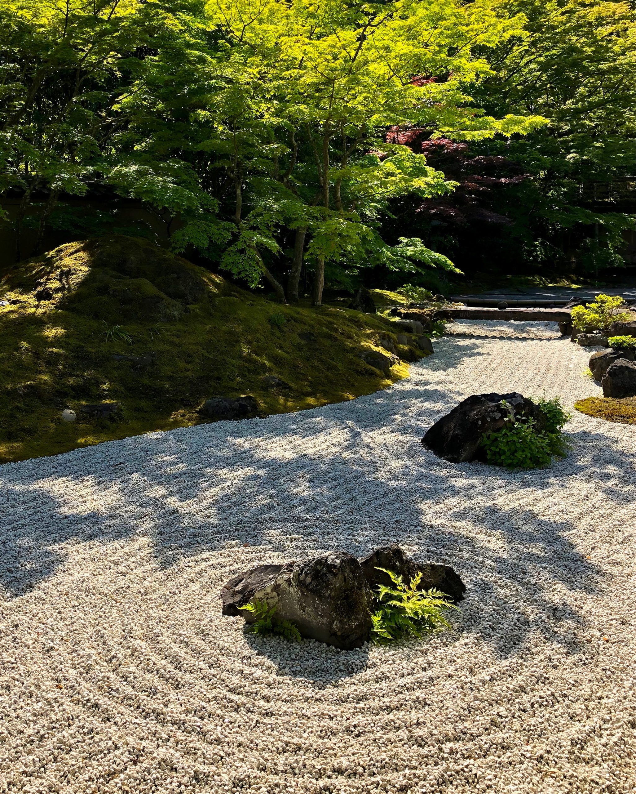 Karesansui 'river' at Entsuin Temple, Matsushima, Miyagi Prefecture [OC ...