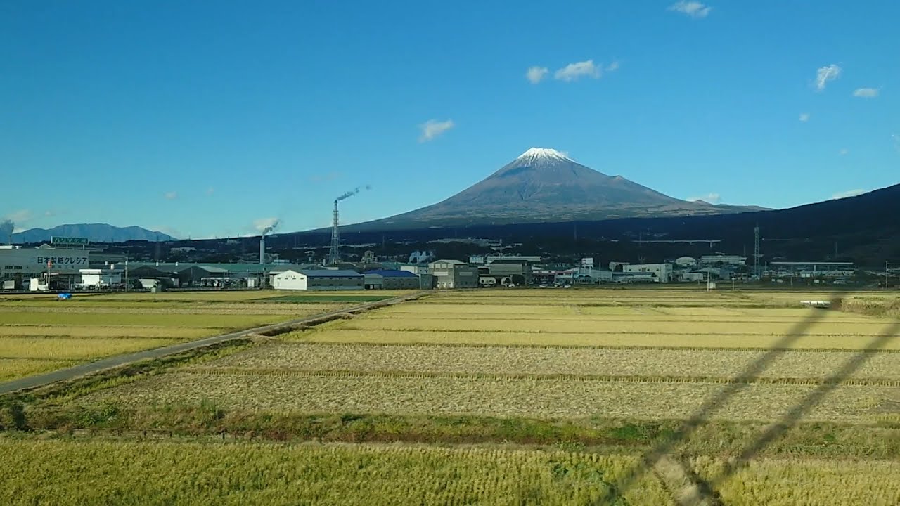 You can see Mt.Fuji from inside the Shinkansen. - Alo Japan