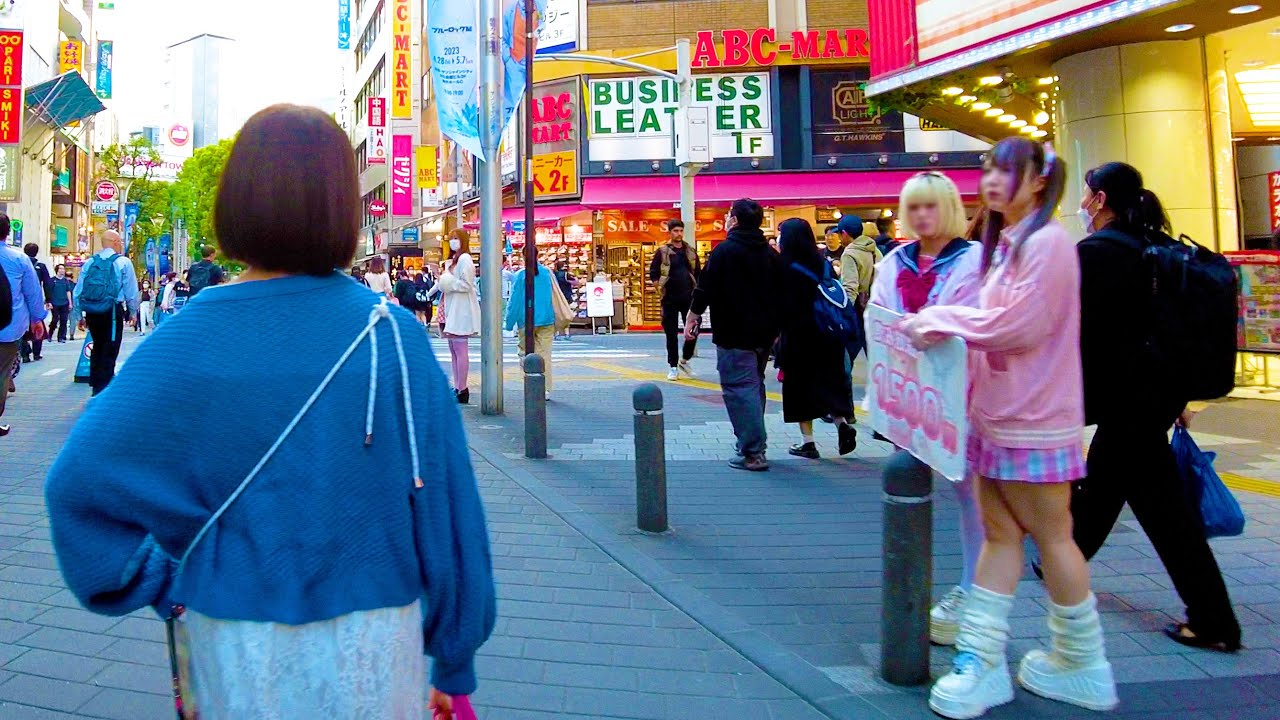 Ikebukuro in Tokyo 🐶🍻 Animate Street ♪ 💖4K non-stop 1 hour 01 minutes ...